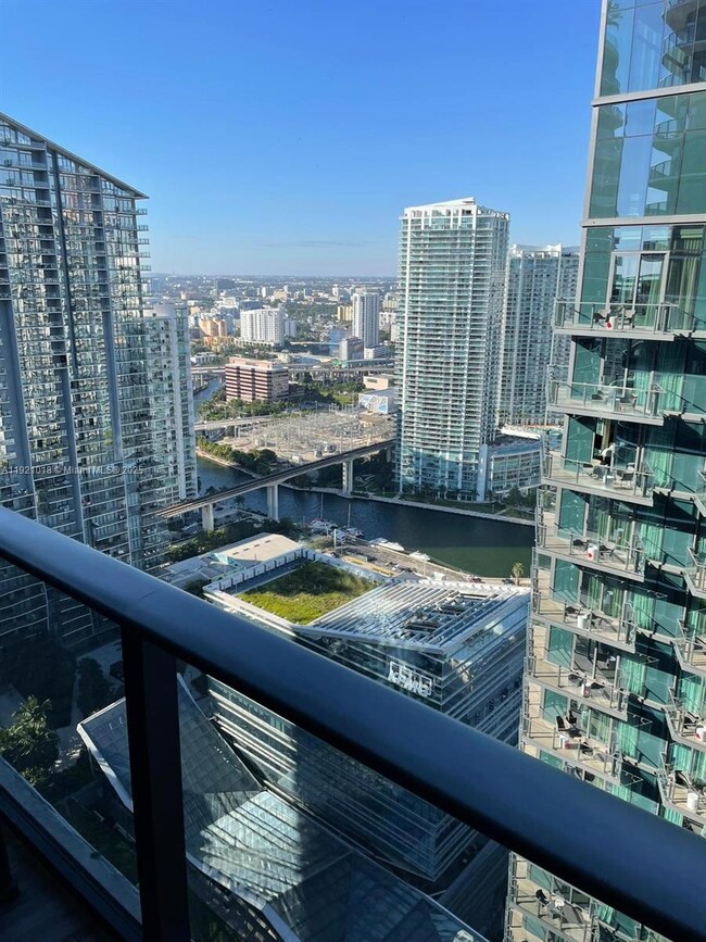 805 S Miami Ave unit 4007, Miami, FL 33136 - photo 2