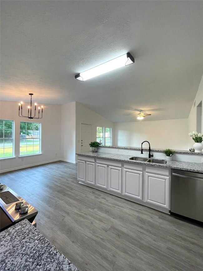 26664 E Christine Dr, Splendora, TX 77372 - photo 4