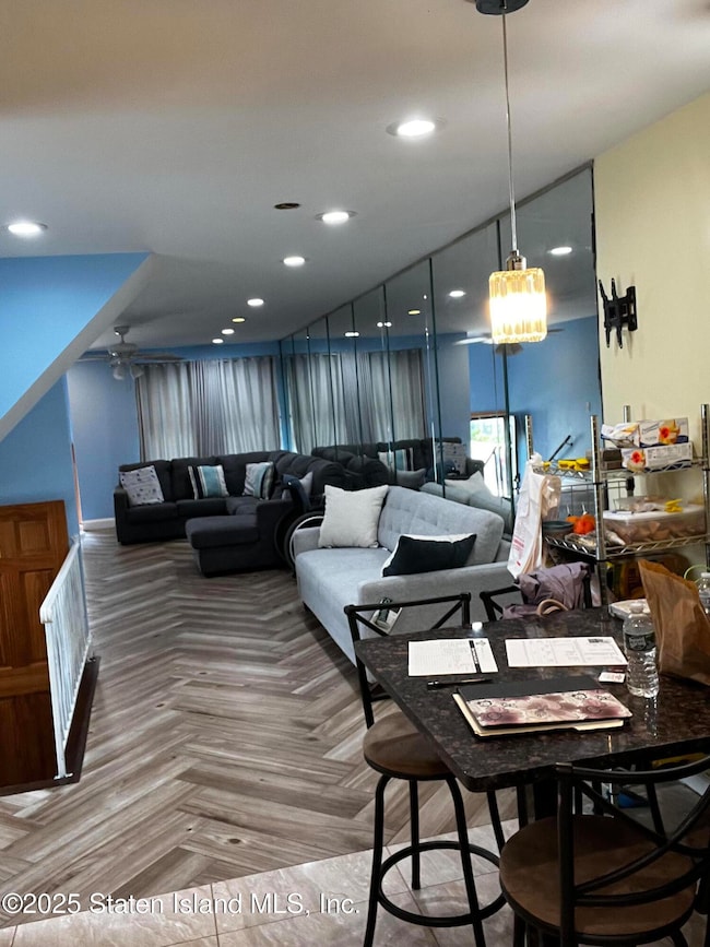 1915 N Railroad Ave, Staten Island, NY 10306 - photo 5