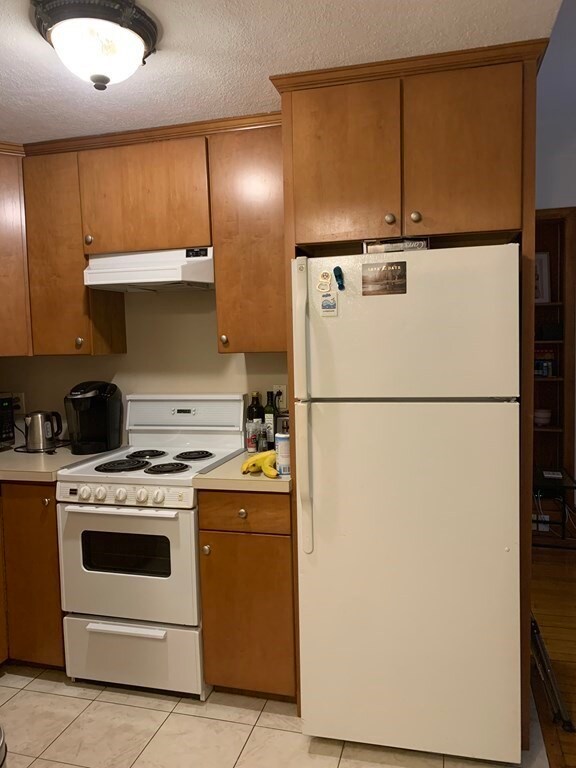 907 Beacon St unit 4, Boston, MA 02215 - photo 3