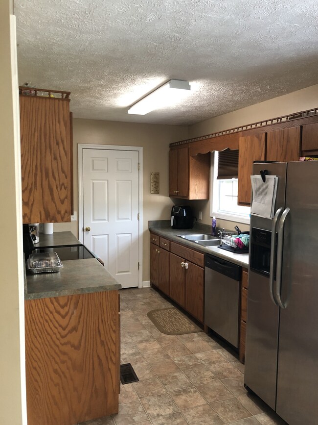 202 Ridgewood Ln, Shelbyville, TN 37160 - photo 6