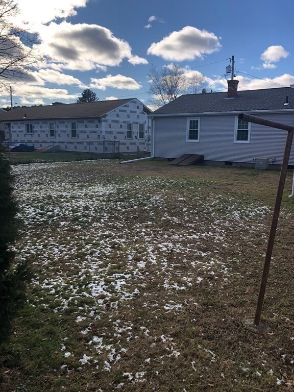 23 Francis St, Chicopee, MA 01013 - photo 5