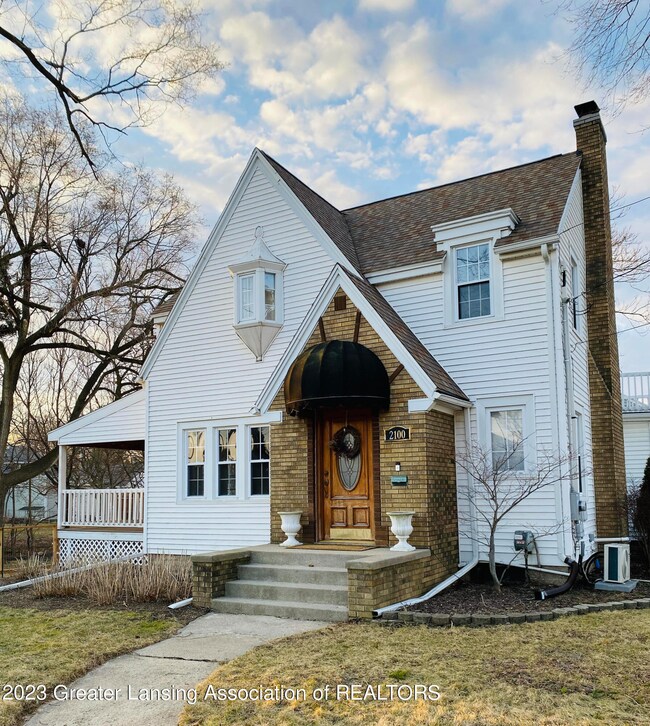 2100 Grand River - Front Pic