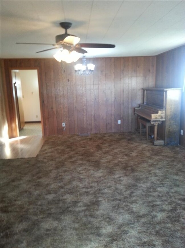 1004 5th St, Stapleton, NE 69163 - photo 3