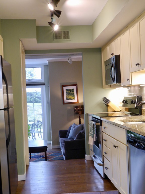 31 Amity Place, Amherst, MA 01002 - photo 7