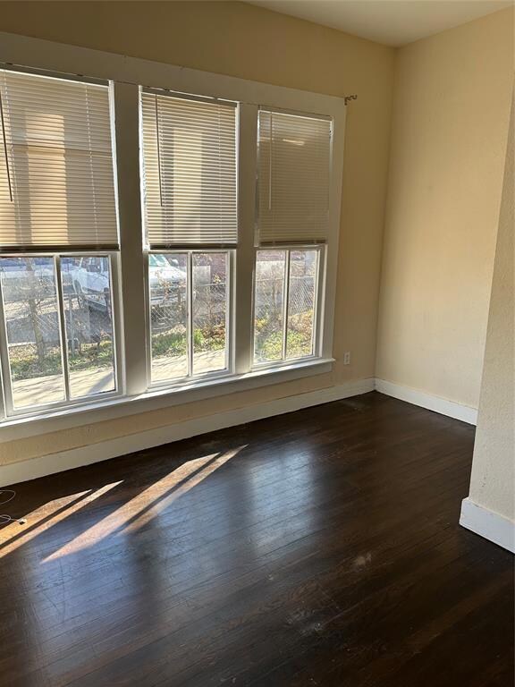 607 NW Main St, Ennis, TX 75119 - photo 5