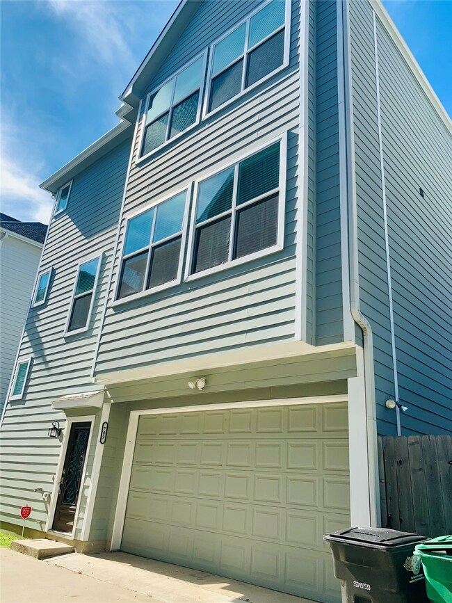 709 Link Rd, Houston, TX 77009 - photo 2