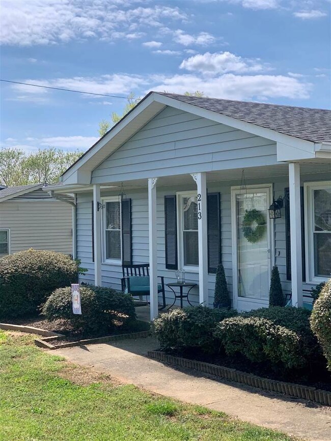 213 Wolfe Ln, Inman, SC 29349 - photo 2