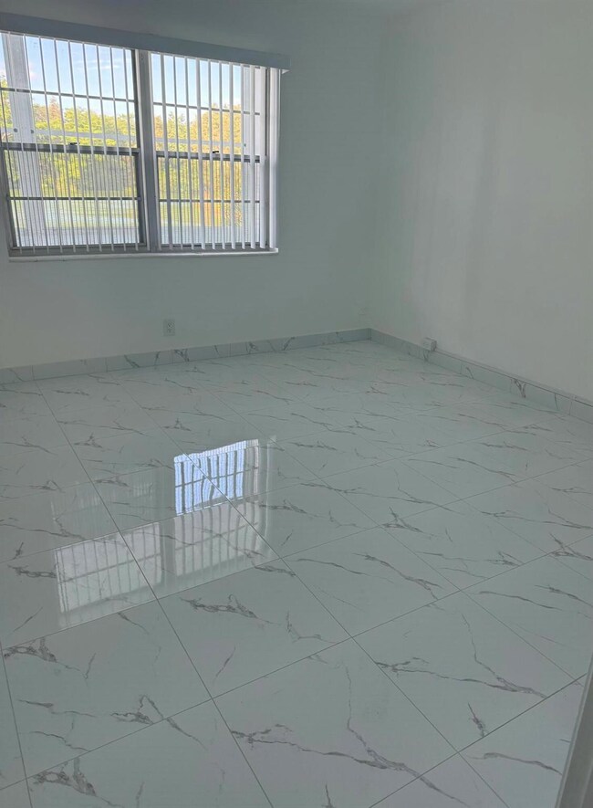 148 Northampton H unit 1480, West Palm Beach, FL 33417 - photo 5