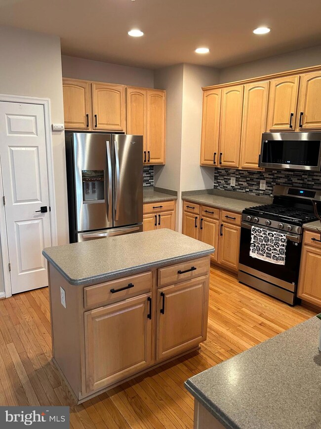 20118 Macintosh Ln, Germantown, MD 20876 - photo 2