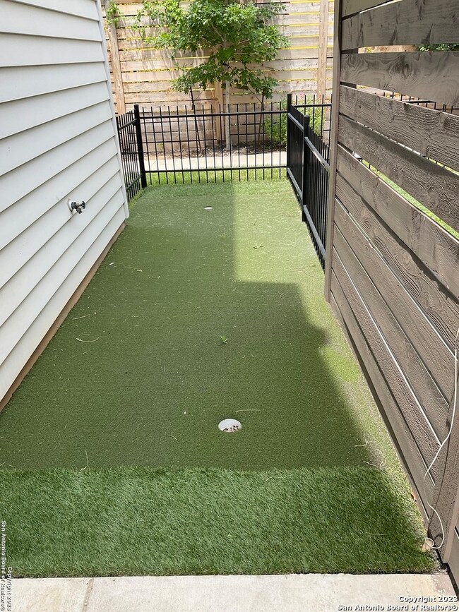 311 E Evergreen St unit BLDG 1, San Antonio, TX 78212 - photo 6