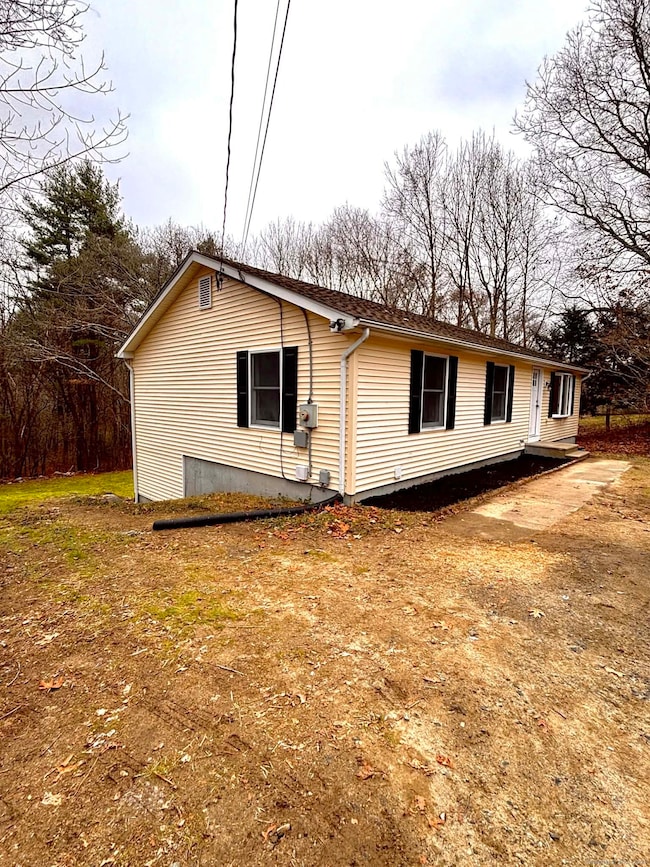 164 Starkweather Rd, Plainfield, CT 06374 - photo 2