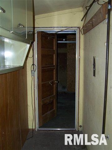 720 Bryan Ave, Lincoln, IL 62656 - photo 6