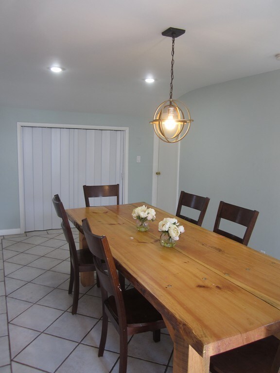 86 Nicholas Rd, Framingham, MA 01701 - photo 3