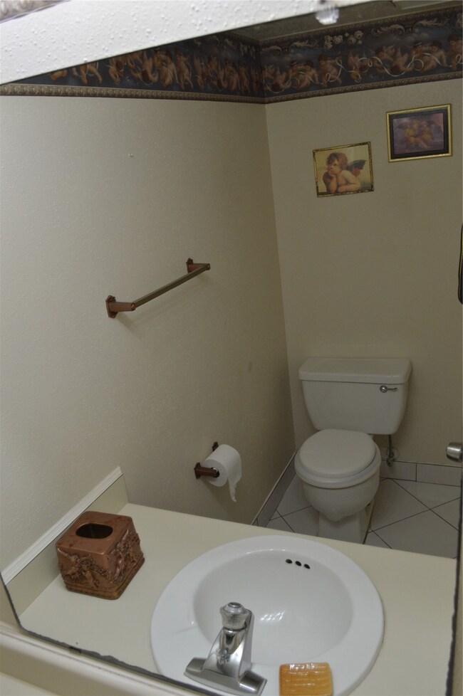 9311 Kingsflower Cir, Houston, TX 77075 - photo 7