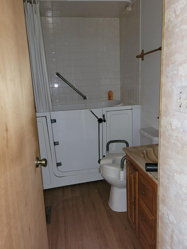 4350 E Guadalupe Cir, East Chicago, IN 46312 - photo 5