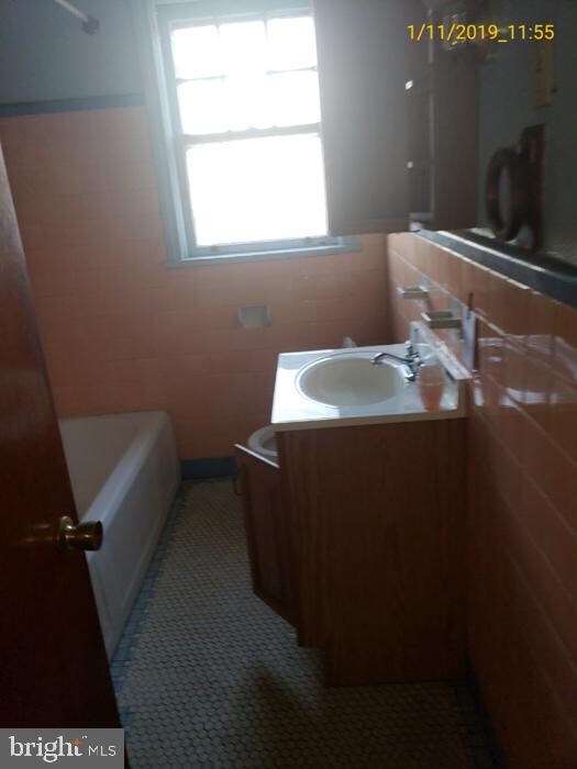 824 Walnut St, Darby, PA 19023 - photo 7