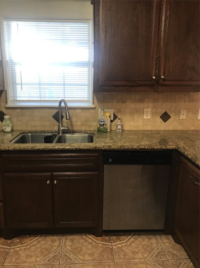 9018 Mcgallion Rd, Houston, TX 77022 - photo 5