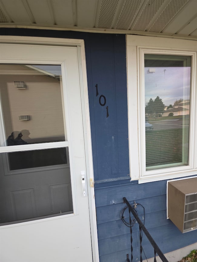 1116 12th St, Baraboo, WI 53913 - photo 4