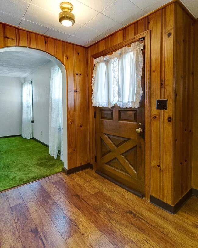 259_Glenmont-entry