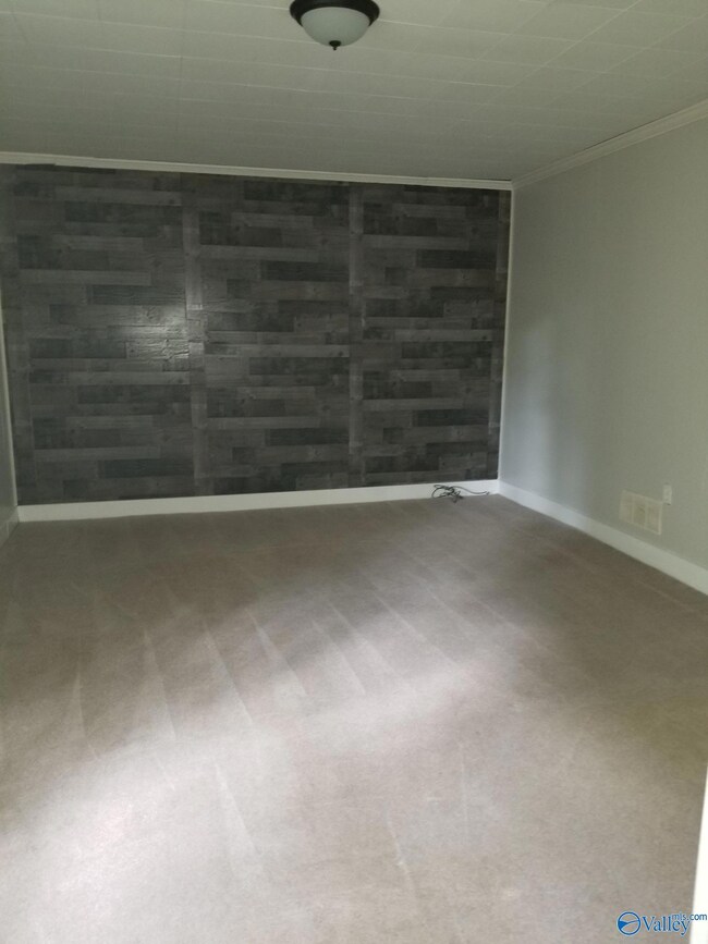 3907 Grunden Dr SW, Huntsville, AL 35805 - photo 2