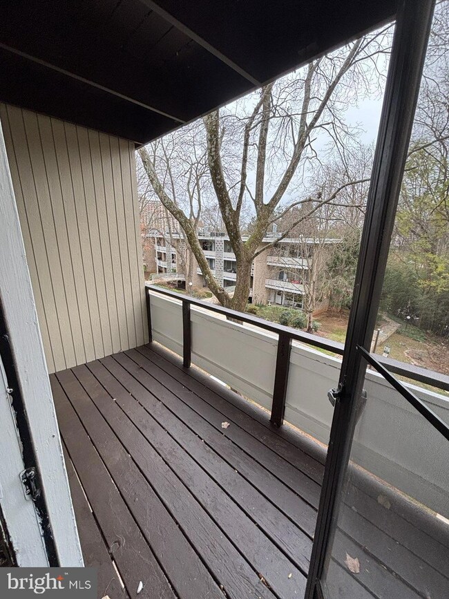 7527 Spring Lake Dr unit 7527-C, Bethesda, MD 20817 - photo 7