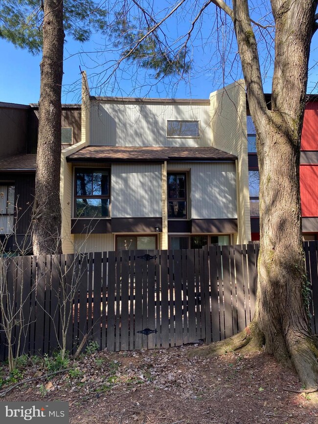 11142 Saffold Way, Reston, VA 20190 - photo 6