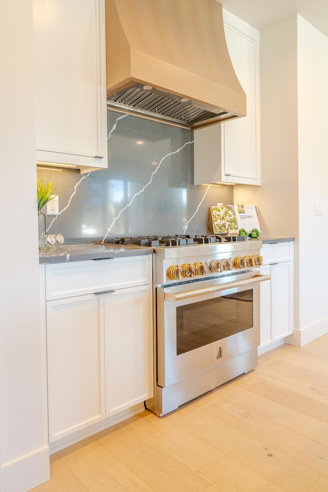 1142 NW Ochoa Dr, Bend, OR 97703 - photo 7