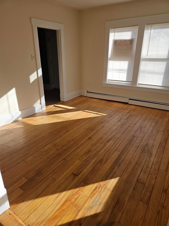 119 Franklin St, Franklin, NH 03235 - photo 3