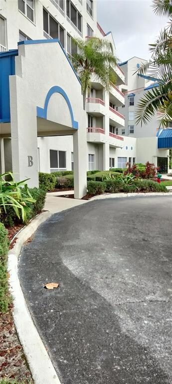 Crystal Bay at Feather Sound unit B302, Clearwater, FL 33762 - photo 3