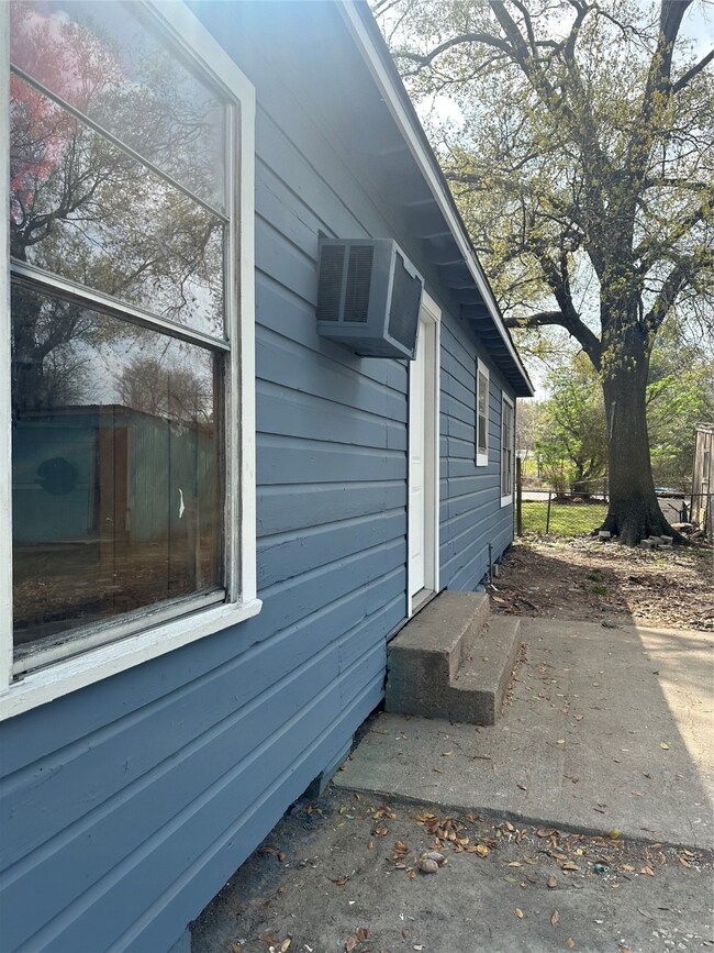 6307 Norland St, Houston, TX 77022 - photo 4