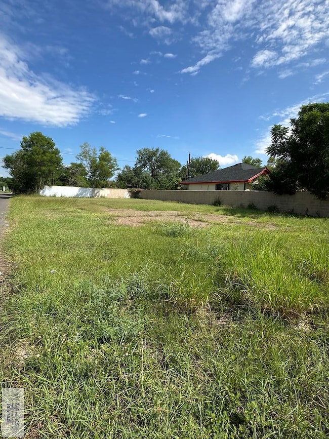 216 Huisache St, Weslaco, TX 78596 - photo 2