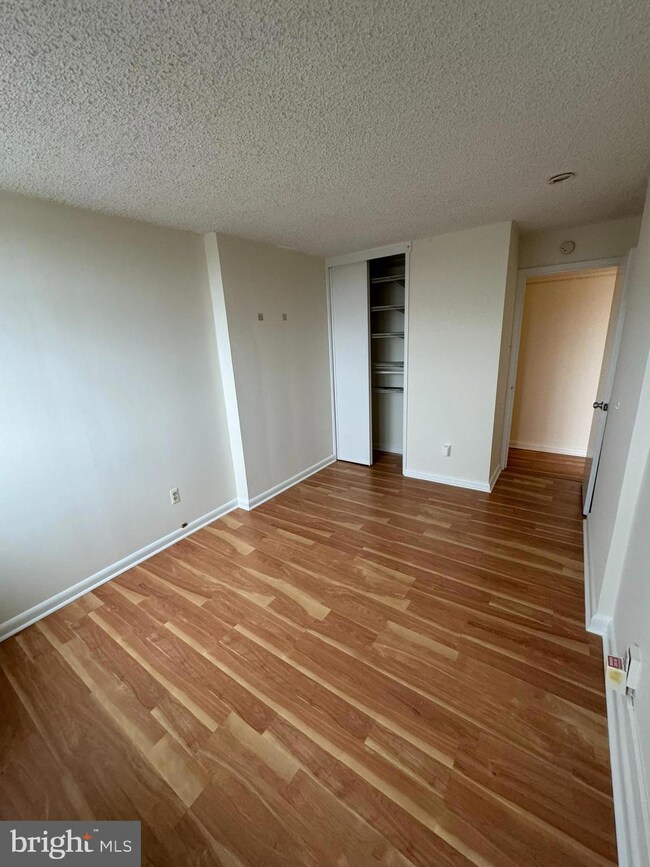 Radnor House unit 1014, Bryn Mawr, PA 19010 - photo 6