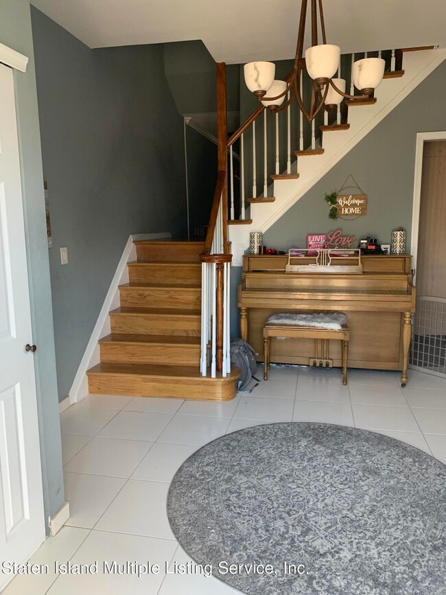 197 Gervil St, Staten Island, NY 10309 - photo 5