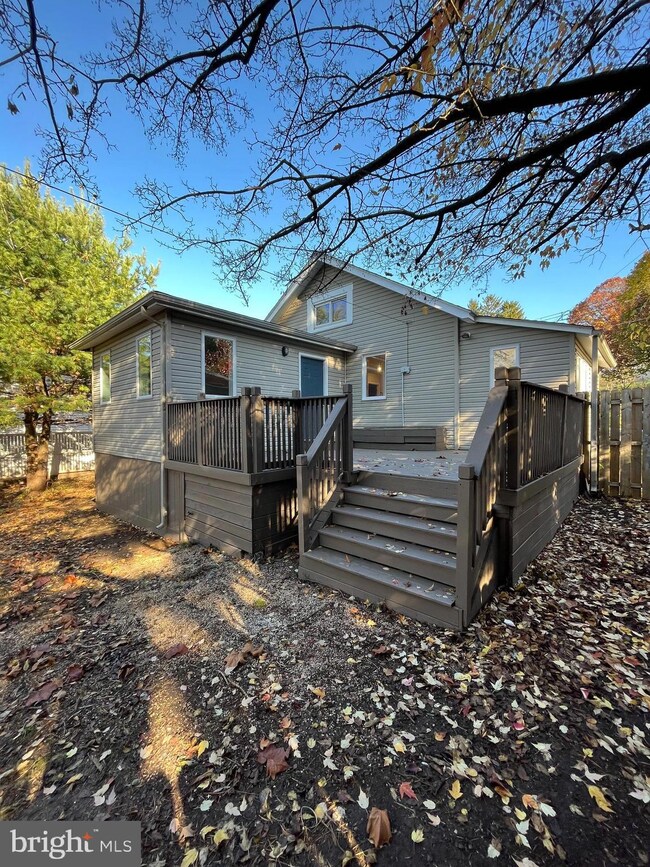 1035 Commonwealth Blvd, Reading, PA 19607 - photo 2