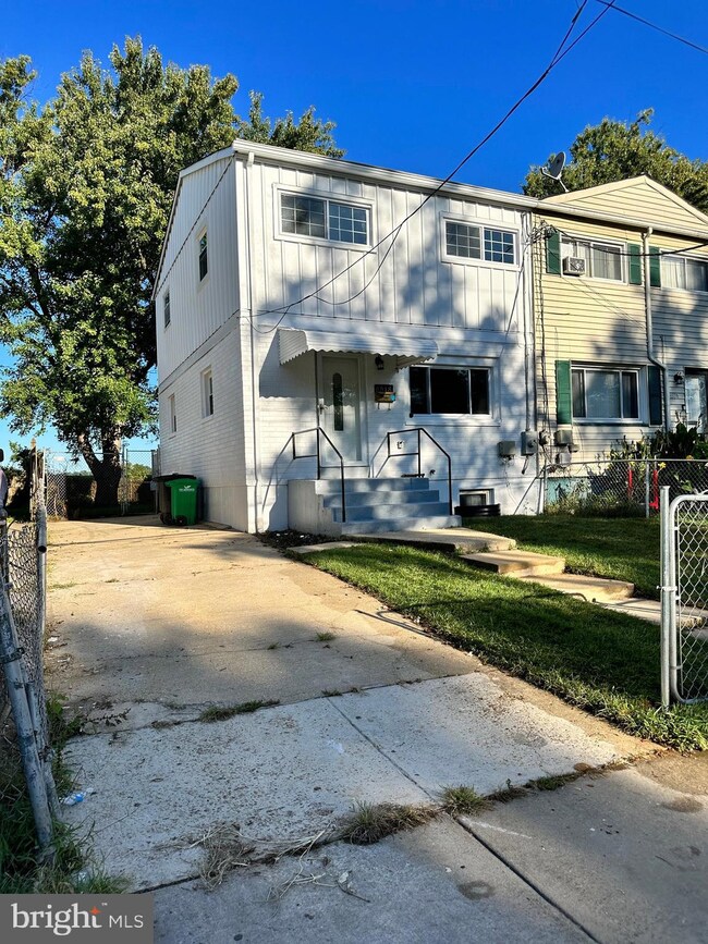 6518 Columbia Terrace, Hyattsville, MD 20785 - photo 2