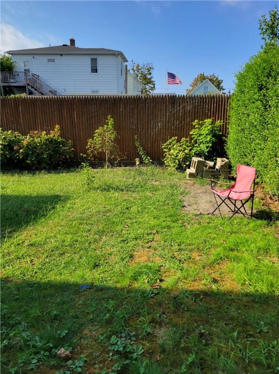 15 Rock St, Bristol, RI 02809 - photo 2