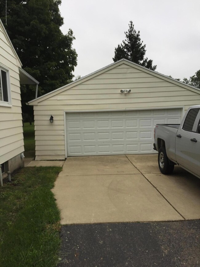 3445 Rolfe Garage