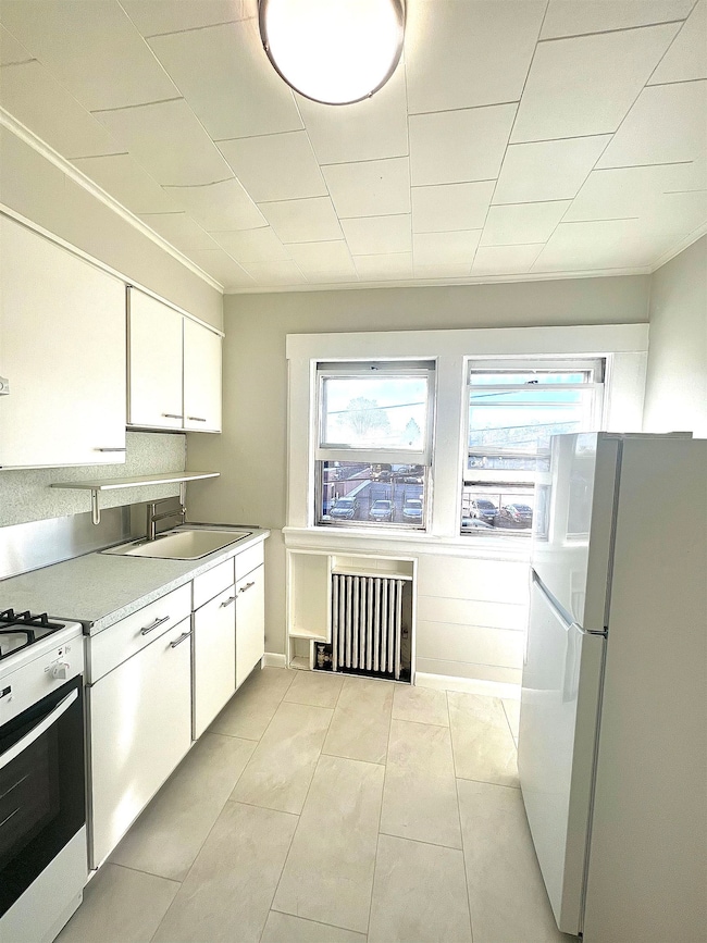 128 Hazelton St unit 2, Ridgefield Park, NJ 07660 - photo 4