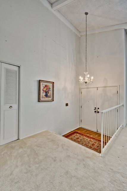 Entry/Foyer