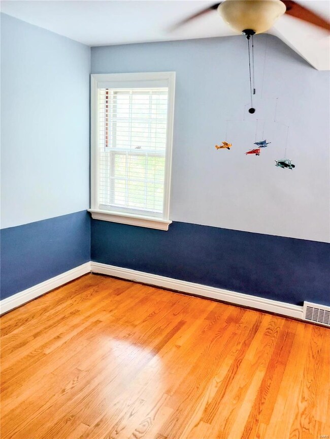 2nd bedroom