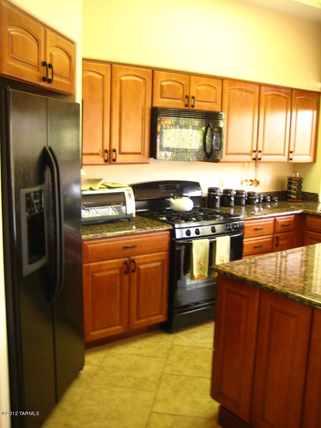 Kitchen with all appliances