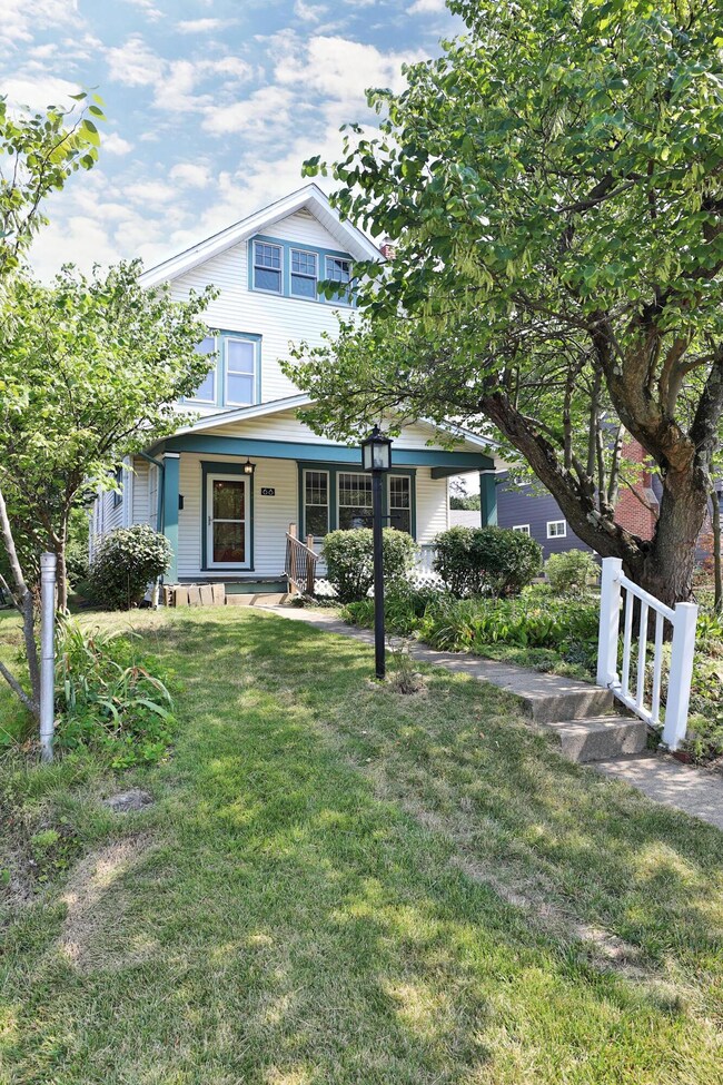 68 E Weisheimer Rd, Columbus, OH 43214 - photo 2