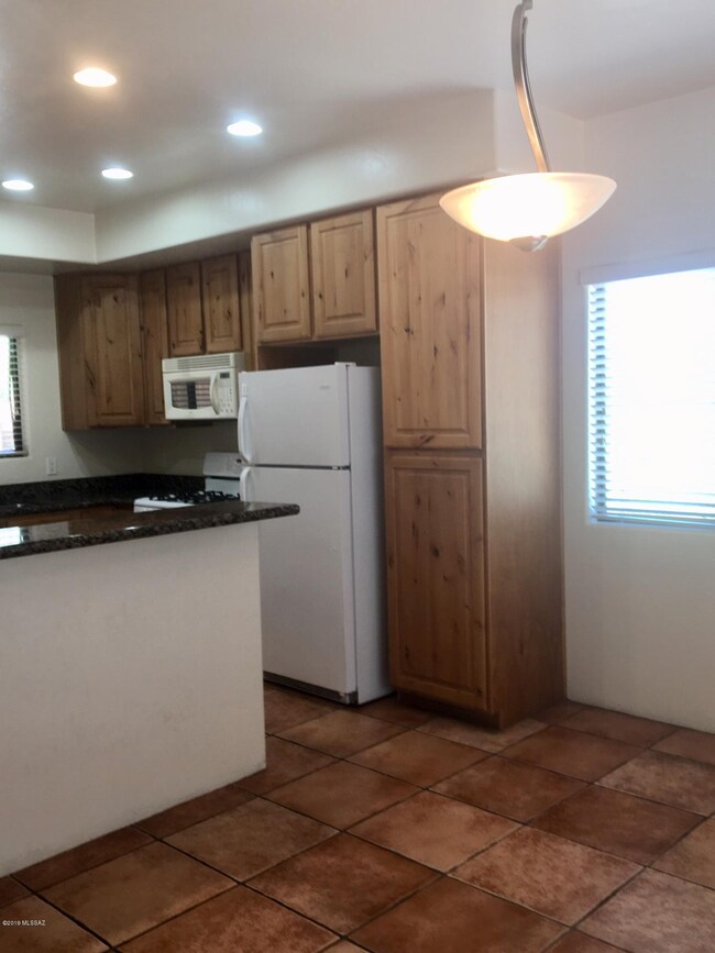 Dining and breakfast bar
