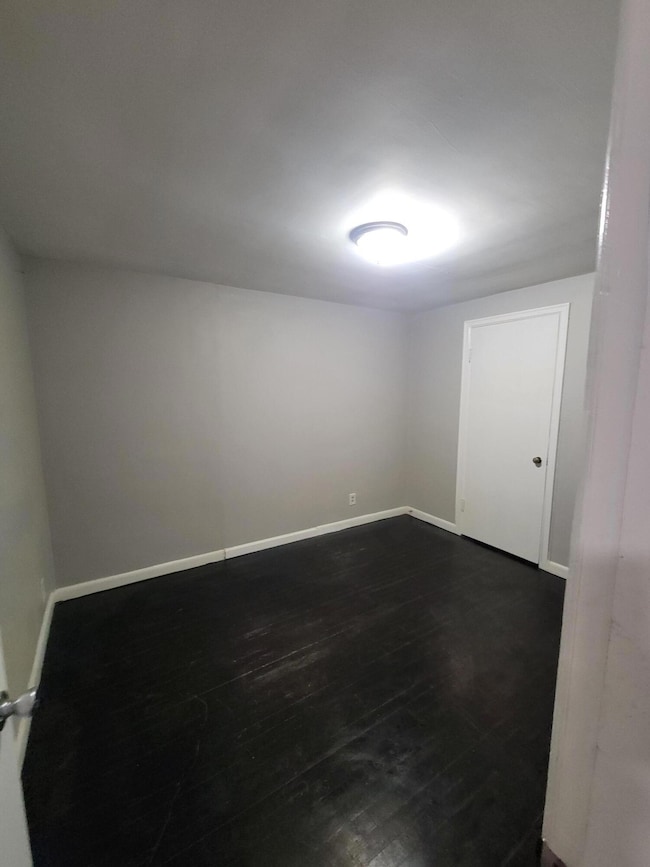 1775 Harrodsburg Rd unit 2nd floor unit, Lexington, KY 40504 - photo 4