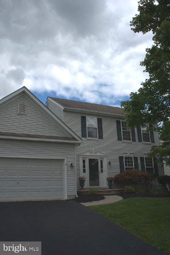 1044 Fallbrook Ln, Pottstown, PA 19464 - photo 2