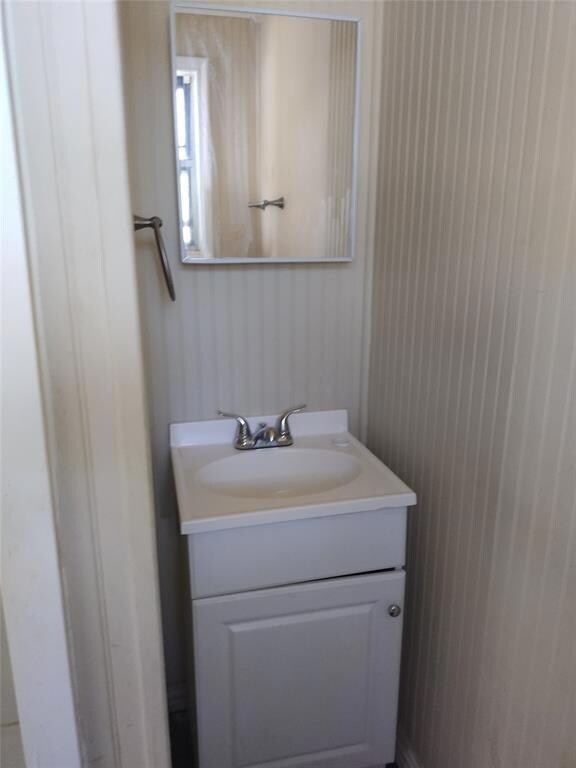 1209 Briarwood Dr, Cleburne, TX 76033 - photo 7