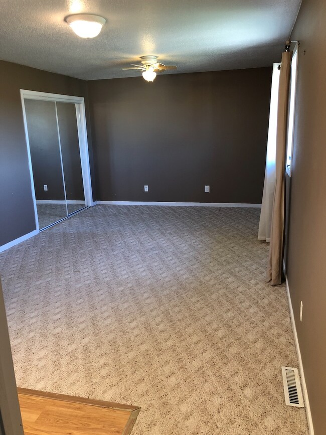 unlisted-address, Yankton, SD 57078 - photo 7