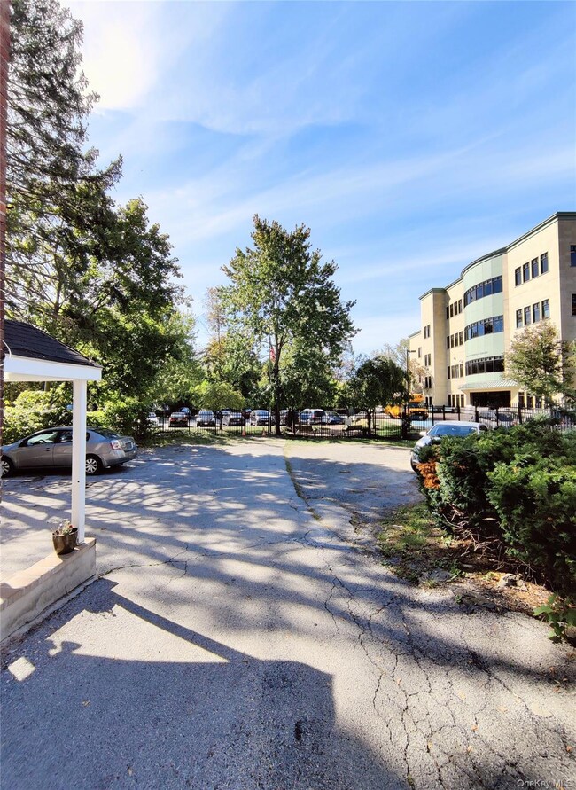 20 Noxon St unit 1, Poughkeepsie, NY 12601 - photo 4