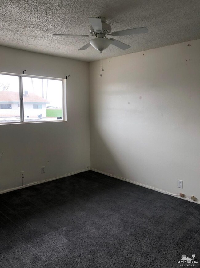 1060 N Lovekin Blvd unit 4, Blythe, CA 92225 - photo 3